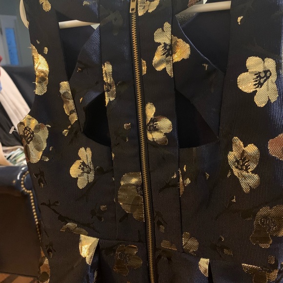 TRIXXI GIRL - Picture 4 of 9